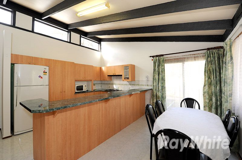 11 Park Boulevard, FERNTREE GULLY, VIC 3156