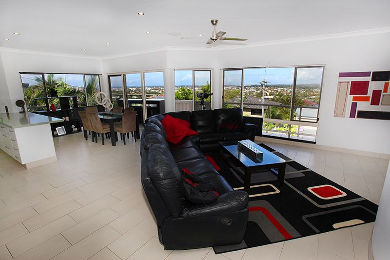 16 Kalinda Avenue, MOOLOOLABA QLD 4557