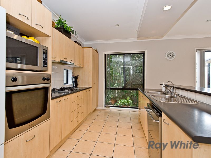 8 Tudor Close, PETRIE, QLD 4502