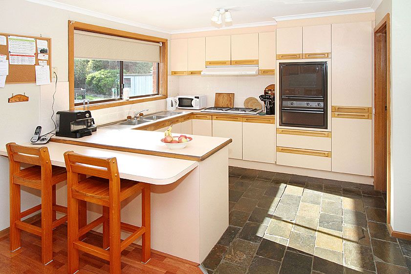7 Senior Close, MILL PARK, VIC 3082