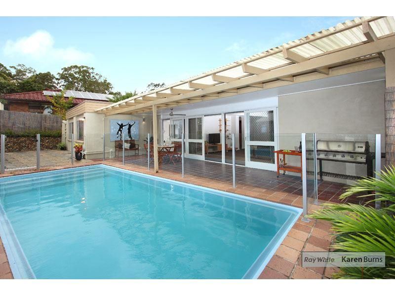 6 Kiandra Street, CHAPEL HILL QLD 4069