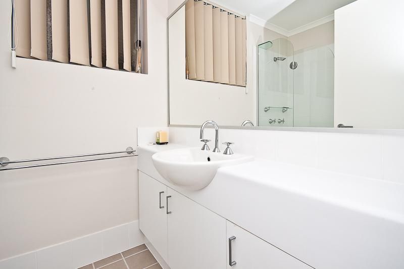 21/1 MCNAUGHTON Street, REDCLIFFE, QLD 4020