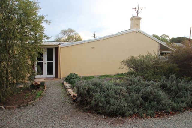 4 Bridge East Street, BURRA, SA 5417