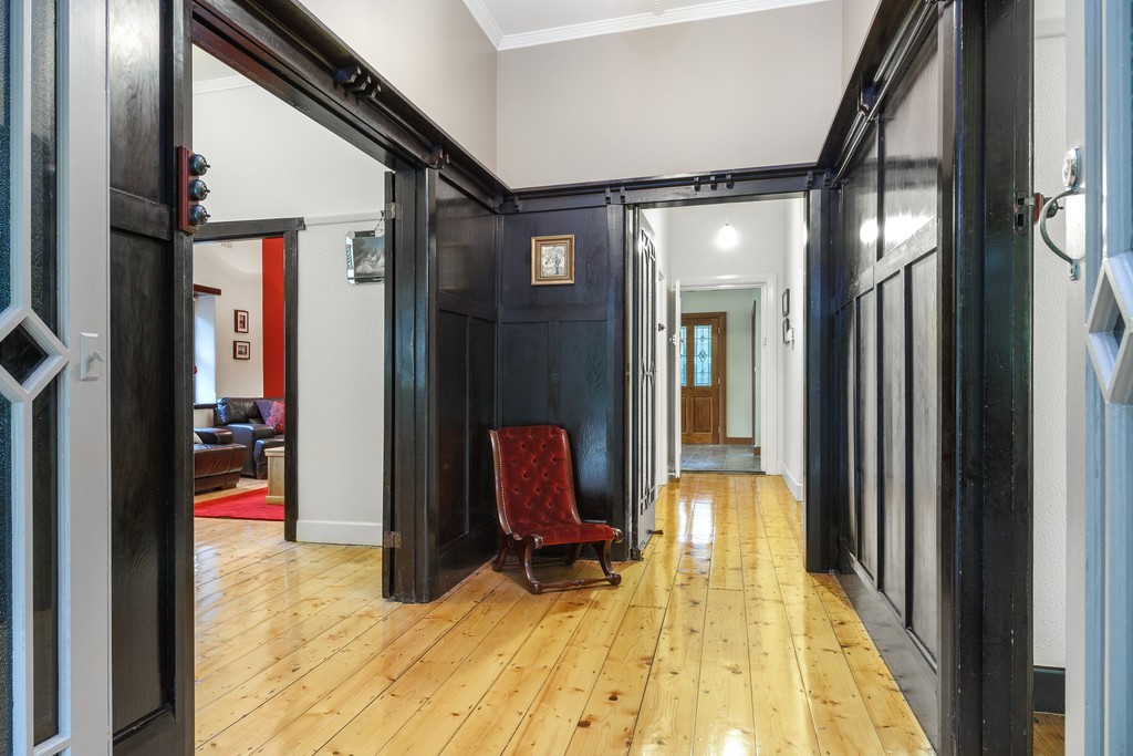 24 Railway Parade, MURRUMBEENA, VIC 3163
