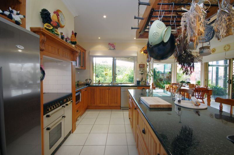 48 Burgundy Drive, WAURN PONDS, VIC 3216