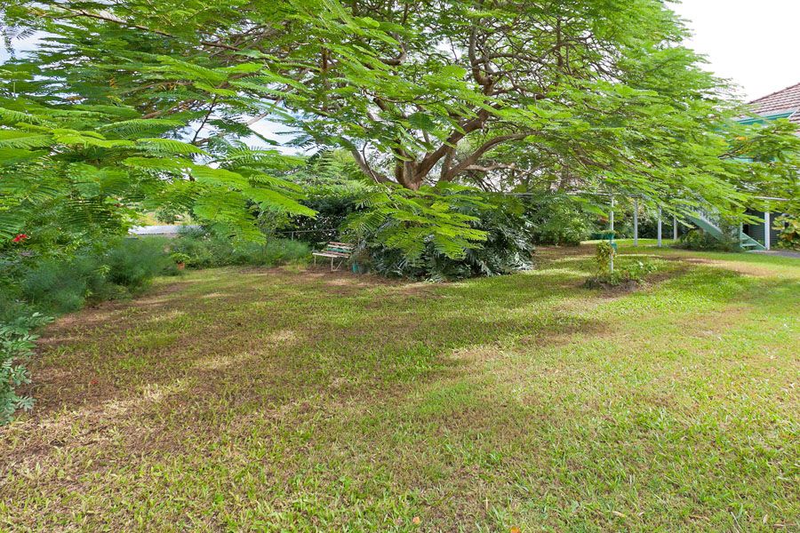 50 Yuletide Street, HOLLAND PARK WEST, QLD 4121