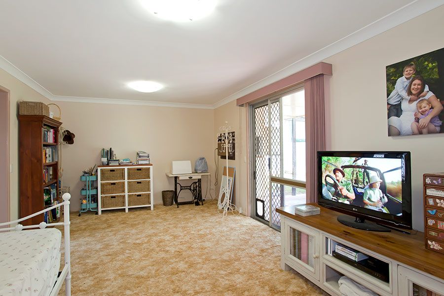 61 Hoepper Street, Kearneys Spring, QLD 4350