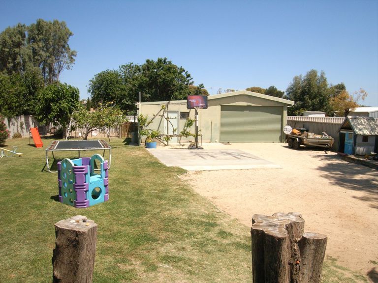 5 Flanagan Way, DONGARA, WA 6525