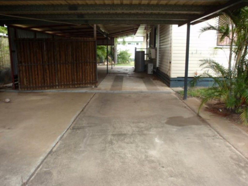 8 Arnold Street, BLACKWATER, QLD 4717
