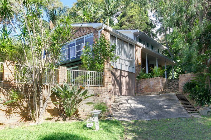 42 Kanangra Drive, THIRROUL NSW 2515