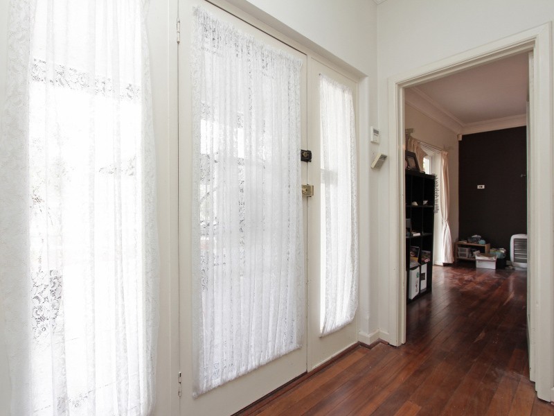 335 Wright Street, CLOVERDALE, WA 6105