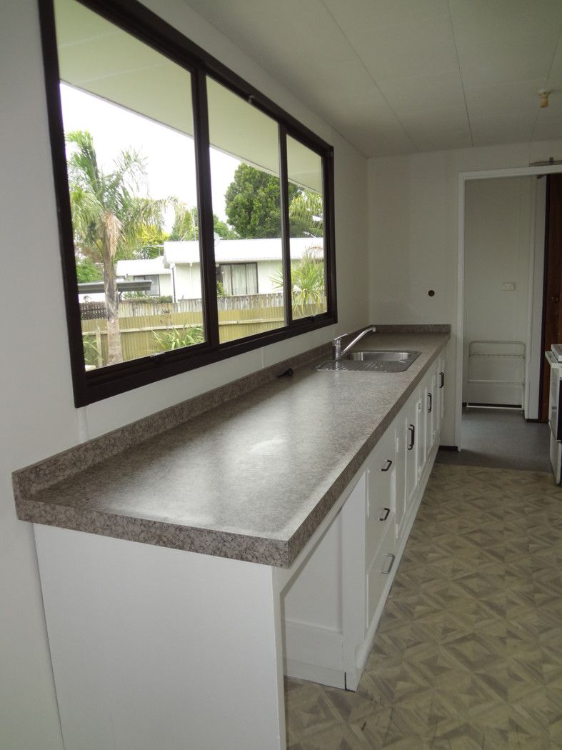 2/28 Nearco Street, MANUREWA, Manukau City