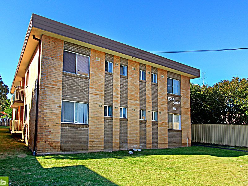 15 Gilmore Street, WEST WOLLONGONG NSW 2500
