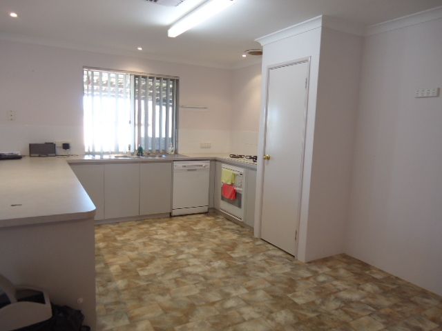 33 Weeloo Road, WAGGRAKINE, WA 6530