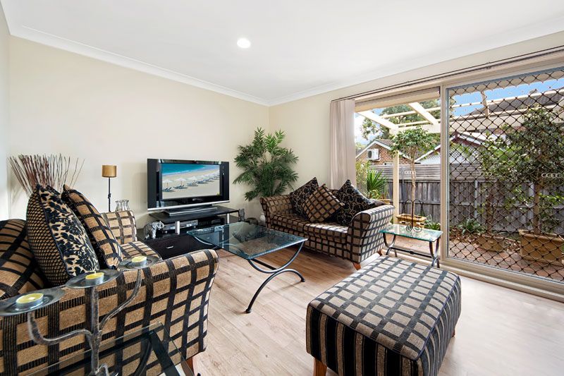 4 Claret Ash Grove, MENAI, NSW 2234