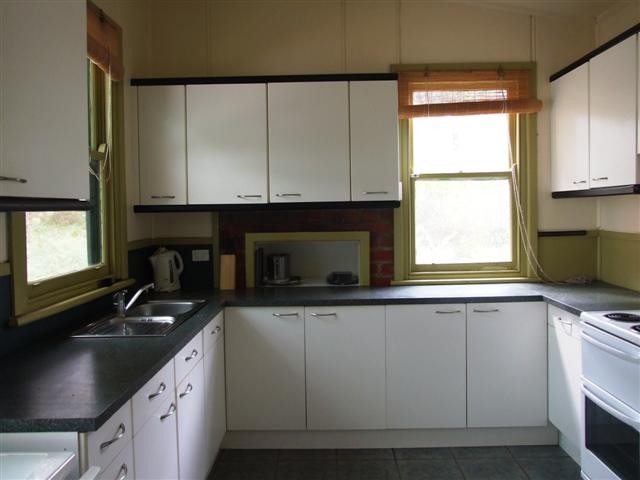 10 Rose Avenue, COWES, VIC 3922