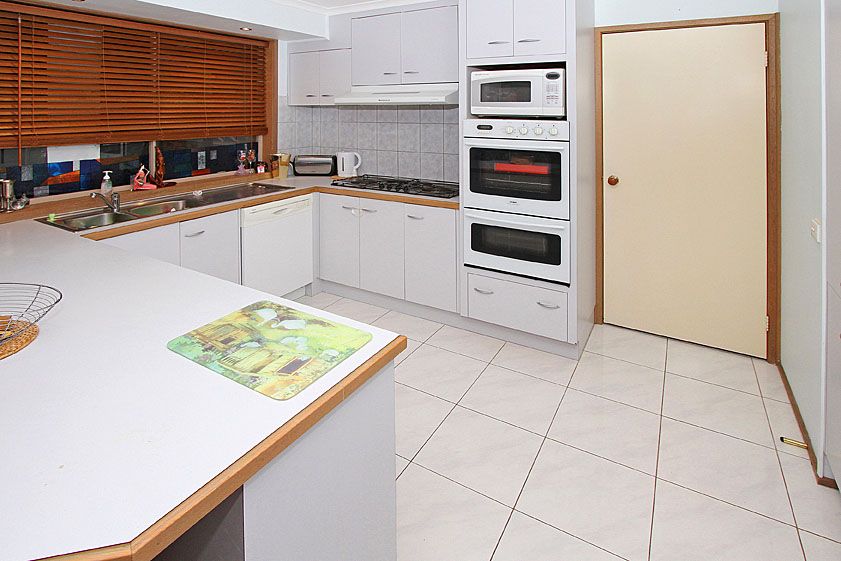 18 Pommel Crescent, EPPING, VIC 3076