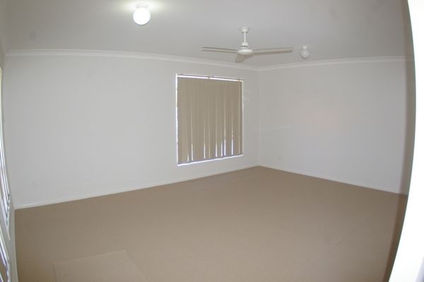 1 Topaz Court, DECEPTION BAY, QLD 4508