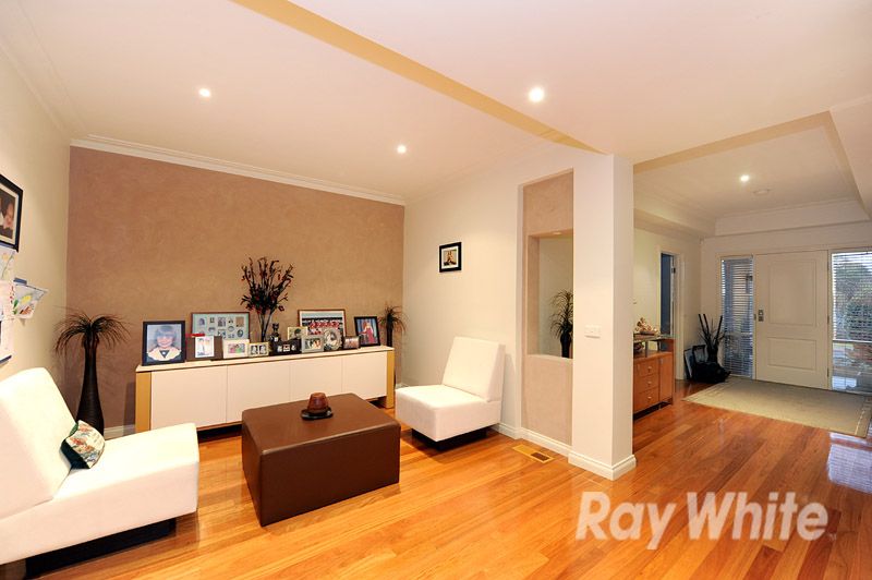 70 Langhorne Crescent, ROWVILLE, VIC 3178