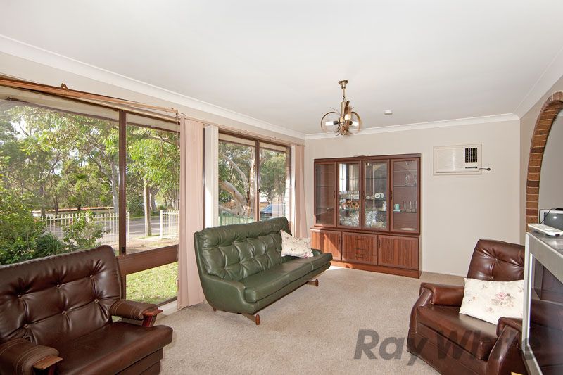 110 Elizabeth Bay Drive, LAKE MUNMORAH, NSW 2259