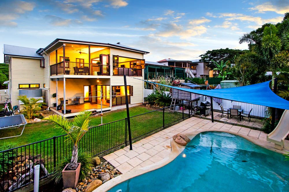 30 Barter Avenue, HOLLAND PARK, QLD 4121