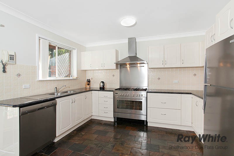 25 Lake Entrance Road, OAK FLATS, NSW 2529