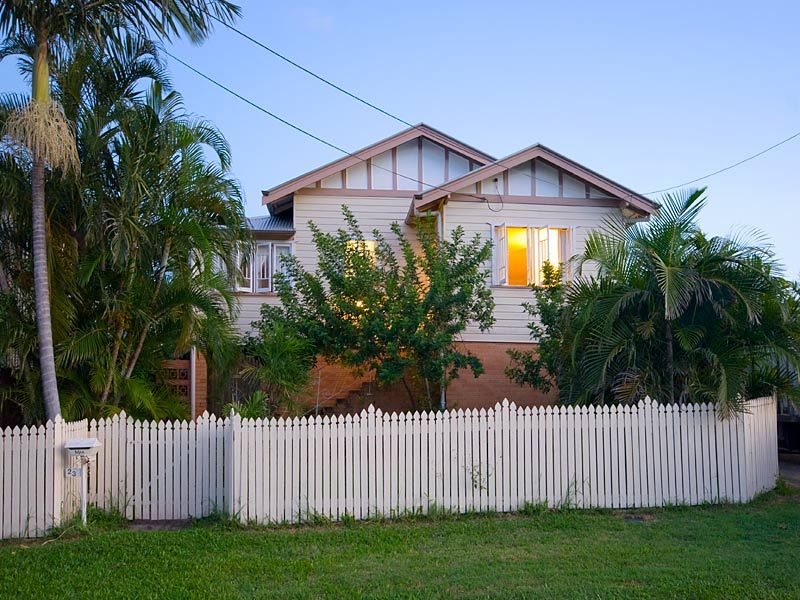 23 Tenth Avenue, COORPAROO QLD 4151