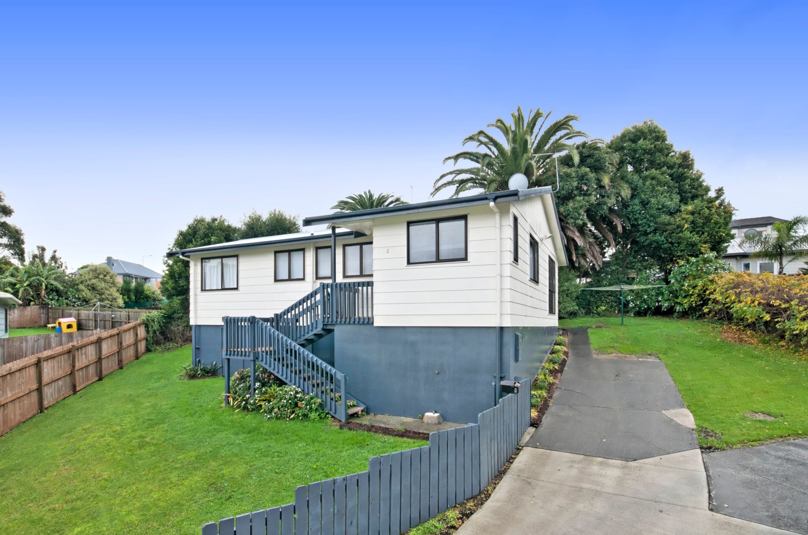 1/8 Louise Place, WEST HARBOUR, Waitakere City