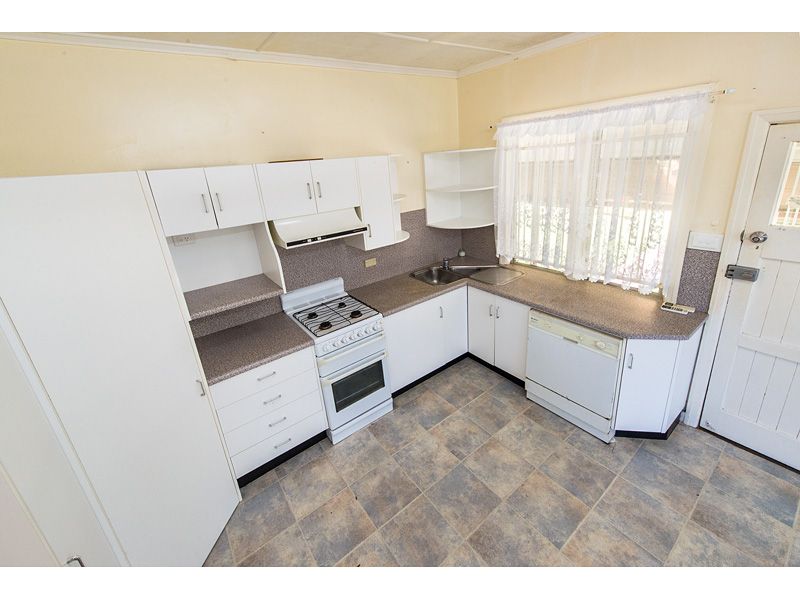 69 Eton Street, WEST ROCKHAMPTON, QLD 4700