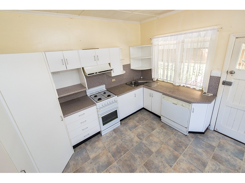 69 Eton Street, WEST ROCKHAMPTON, QLD 4700