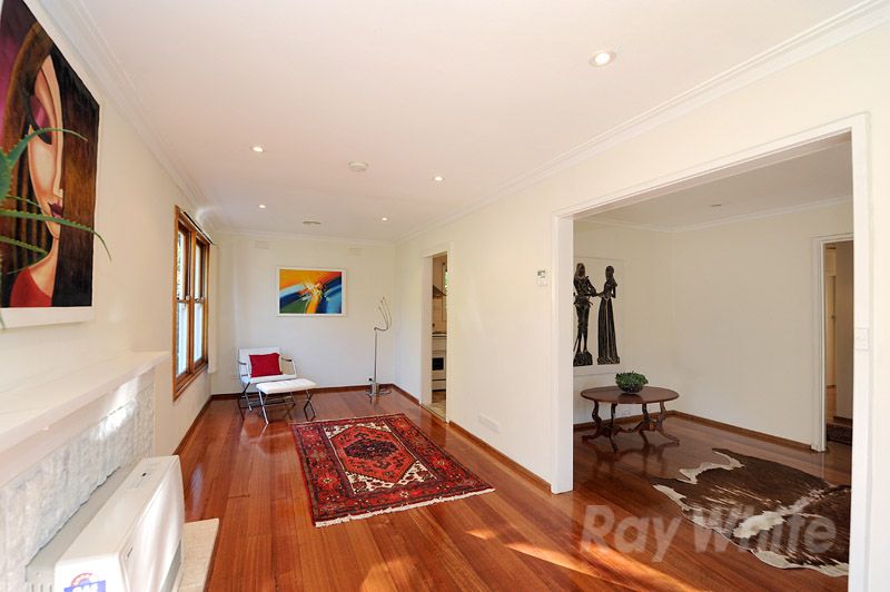 27 Talaskia Road, UPPER FERNTREE GULLY, VIC 3156