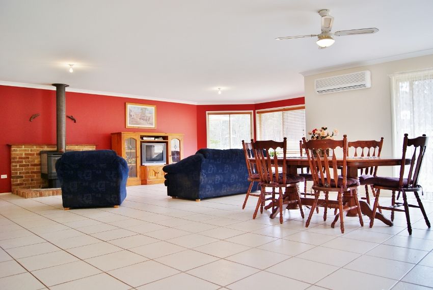 911 Taylor's Flat Road, BOOROWA, NSW 2586