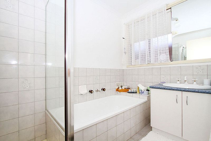 20 Hinkler Drive, MILL PARK, VIC 3082
