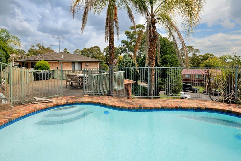 6 McCabe Place, MENAI, NSW 2234