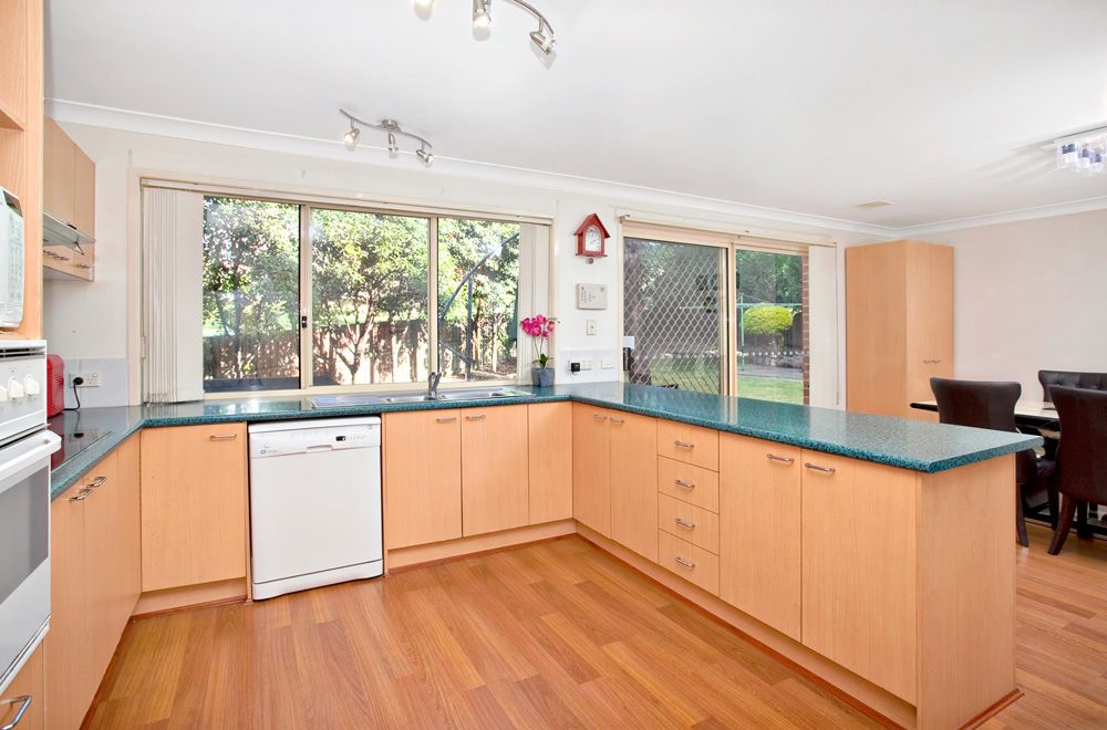 19 Cedar Grove, CASTLE HILL, NSW 2154