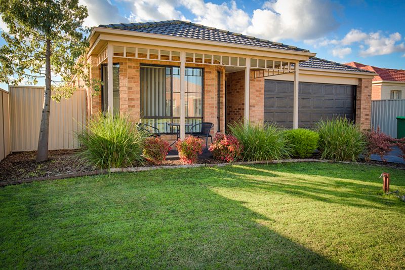 12 Genoa Grove, PAKENHAM, VIC 3810