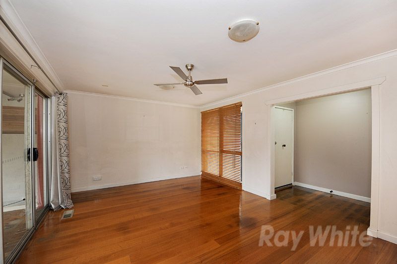 33 Lydford Road, FERNTREE GULLY, VIC 3156