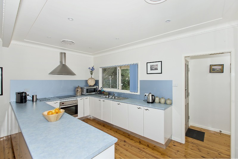 BOLTON POINT, NSW 2283