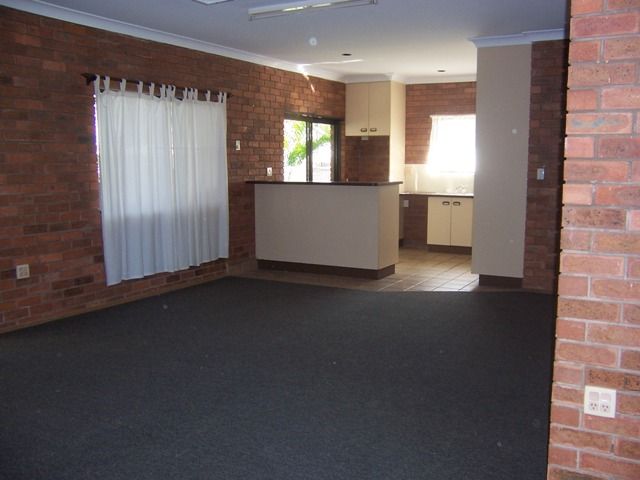 26 Martin Place, EMERALD, QLD 4720
