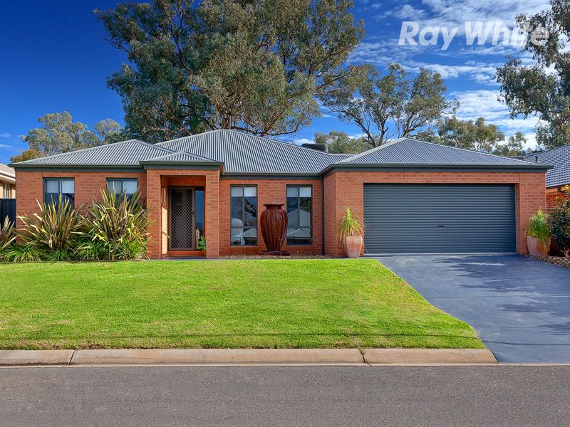 14 Redbox Drive, THURGOONA NSW 2640