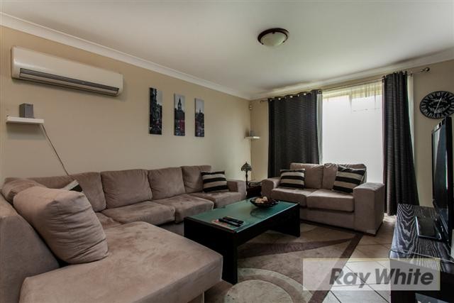8 Brady Place, GLENMORE PARK, NSW 2745