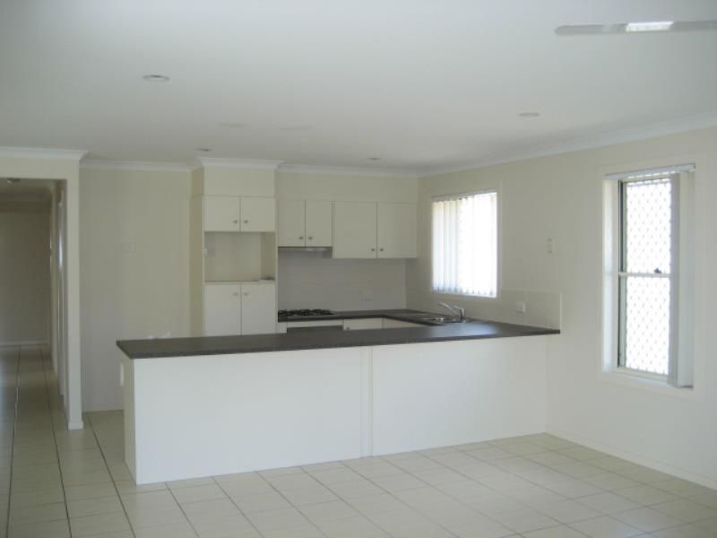 28 Pepper Tree Drive, HOLMVIEW, QLD 4207