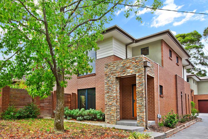 18 Thea Grove, DONCASTER EAST VIC 3109