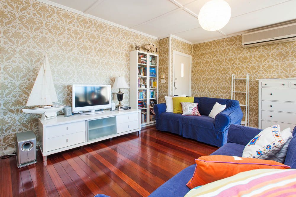 38 Hockings Street, HOLLAND PARK WEST, QLD 4121