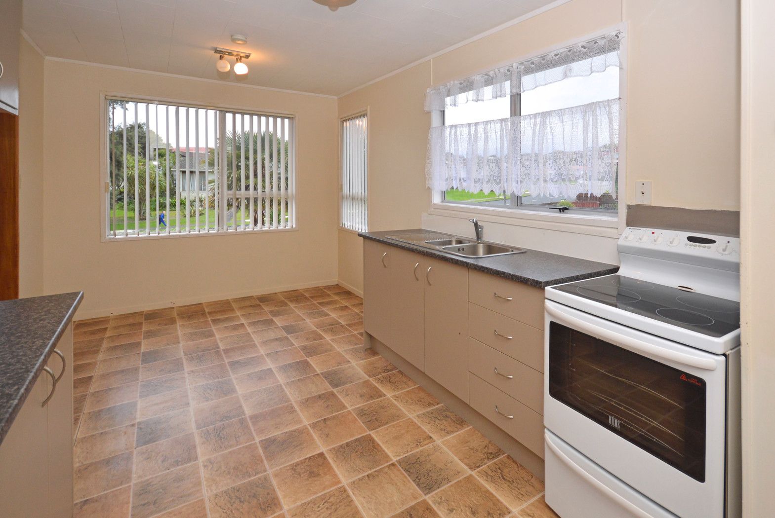 1/23 Charntay Avenue, Clover Park, Manukau City