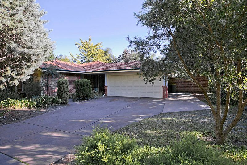 7 Burns Road, KALAMUNDA, WA 6076