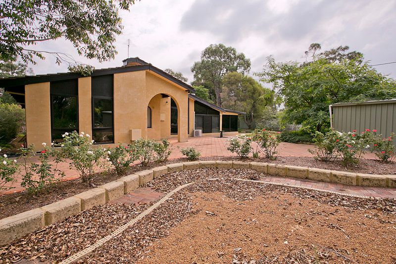 36 Robins Road, KALAMUNDA, WA 6076