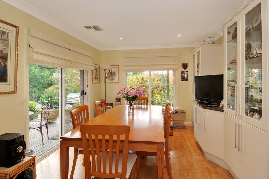 41 Mountain View Parade, Rosanna