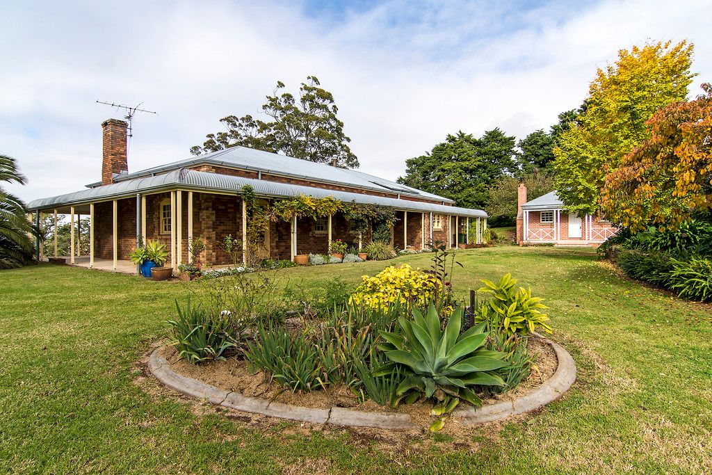 22 Hilltop Drive, BLUE MOUNTAIN HEIGHTS, QLD 4350