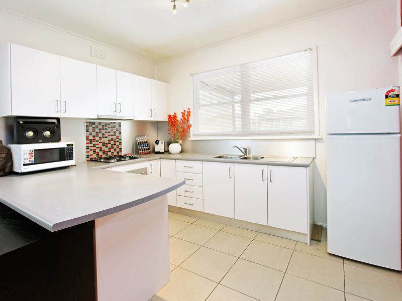 2 Alcona Court, BELL PARK, VIC 3215